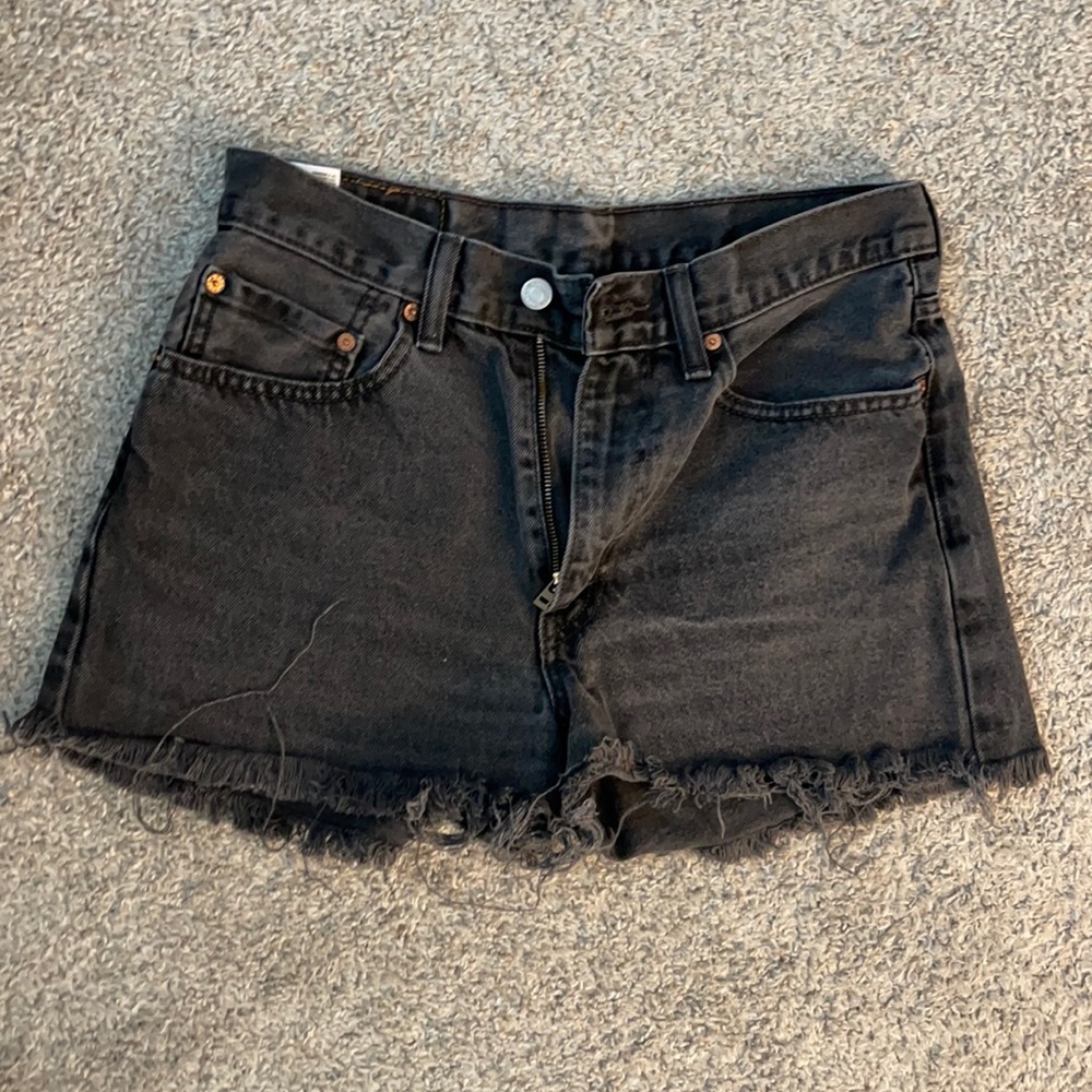 Levi short